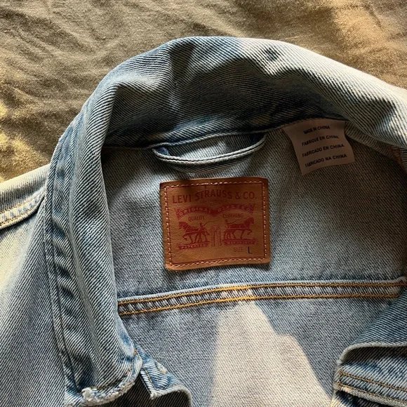 Levi's Denim Jacket - Picture 2 of 4